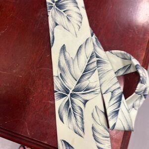 Barneys New York Leaf Pattern Tie in Cream and Blue